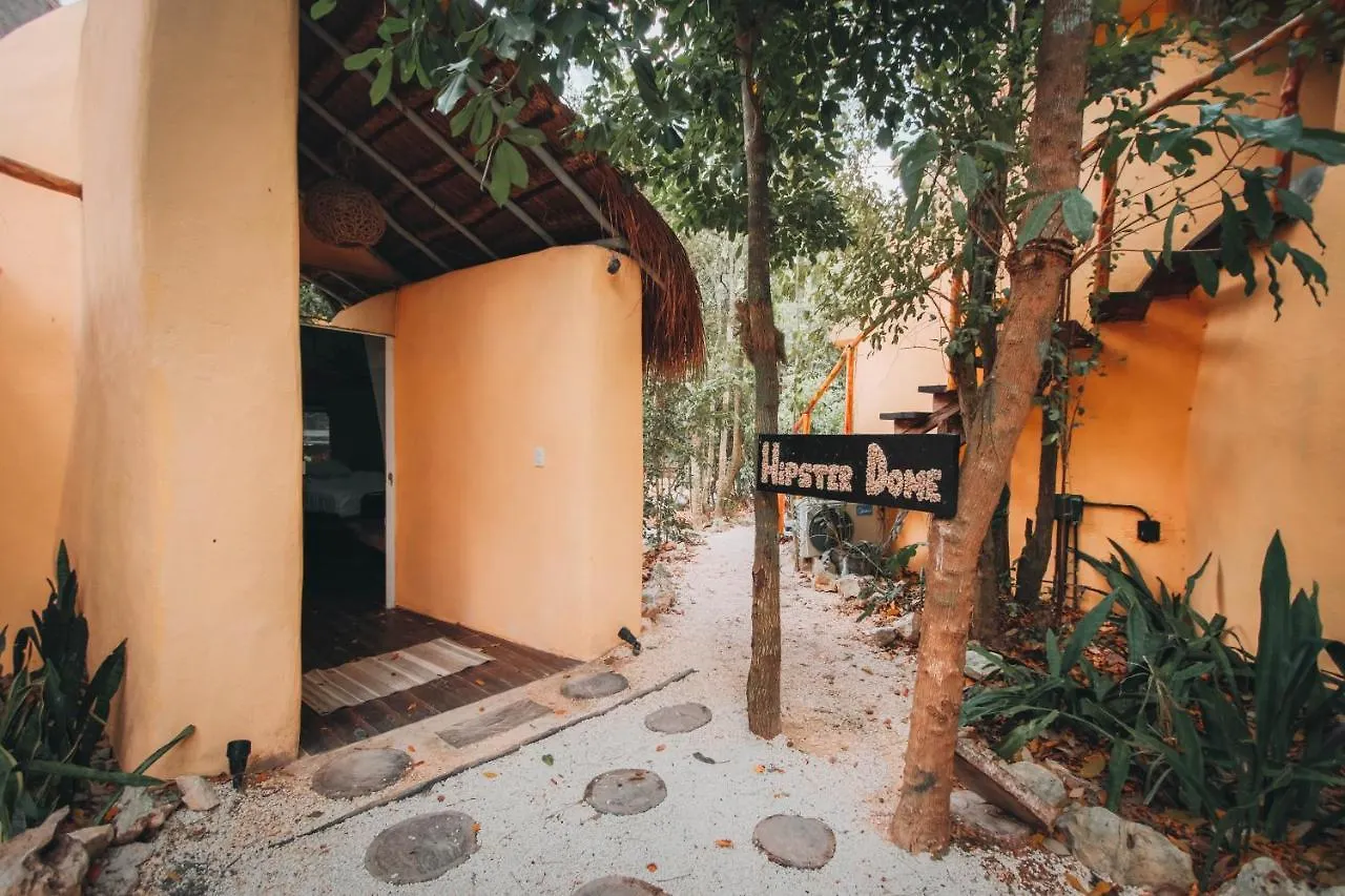 Casa Del Arbol At Villa Duendes Akumal Lyxtält